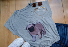 Cargar imagen en el visor de la galería, Blusa con Perro Pug
