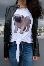 Cargar imagen en el visor de la galería, Blusa blanca, estampado pug
